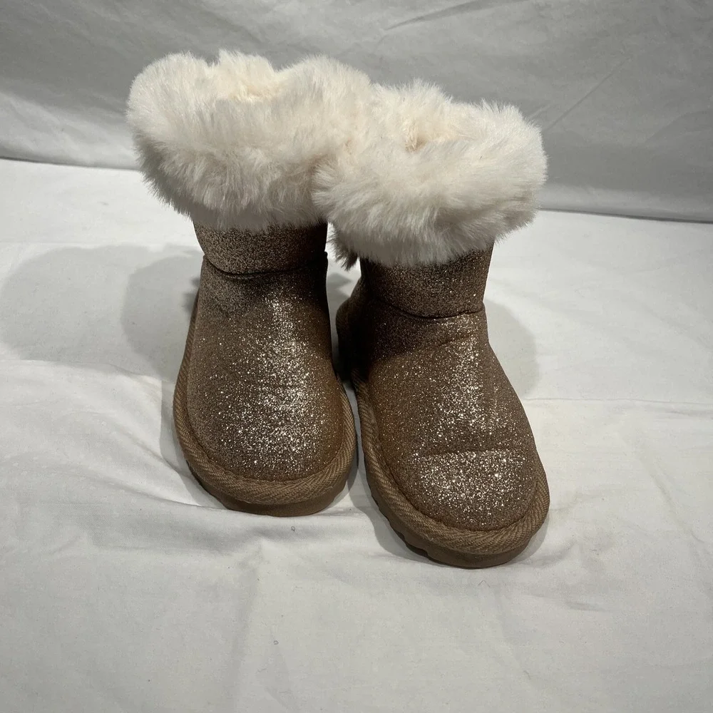 Primark girl fashion boots with fur edge, size 9‎ Tan gold Color